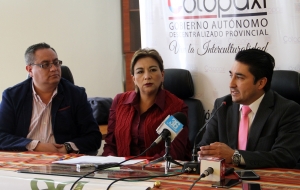 Prefecta Subrogante, Silvia Bravo, firmó convenio con la Universidad Técnica de Cotopaxi