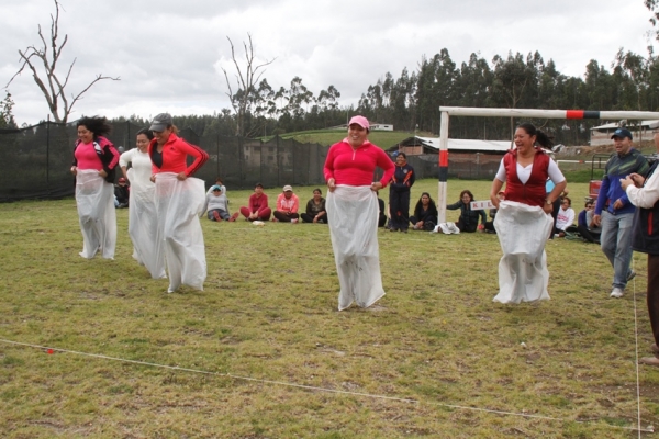 Con actividades de esparcimiento festejan su día las mamitas del GADPC