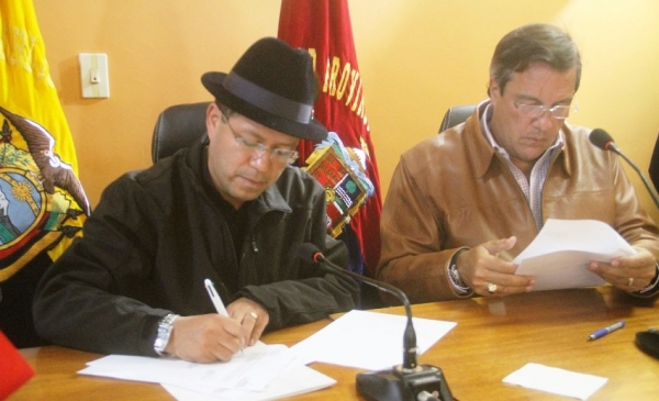 Prefectos de Cotopaxi y Guayas firmaron convenio de Cooperación Interinstitucional