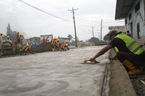 Trabajos de Regeneración - Ingreso Occidental Cantón La Maná.