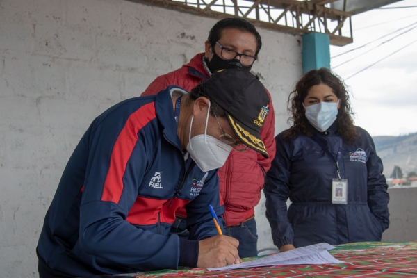 Se firmó contrato para asfaltar la Vía Rumipamba- Puente Río Cutuchi- E35