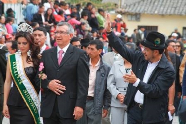 Prefecto de Cotopaxi participó en las festividades de Sigchos