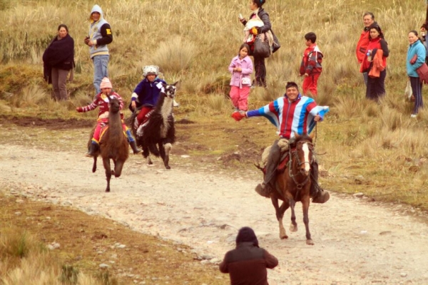 Pachamama kawsayta kunmi, watan watan yuyarinchik ñukanchik allpamanta, urkumanta, yakumanta