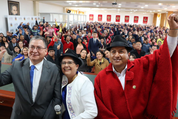 Prefecta de Cotopaxi, inició actividades con la visita a las direcciones y reunión con el personal