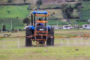 Prefectura trabaja en programa de apoyo agrícola para Cotopaxi