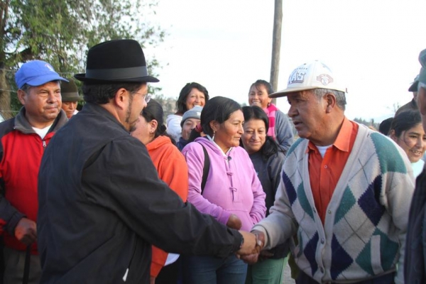 San Martin Pusuchisí  ayllu llaktapi asfalto llankaykunata tukuchishpa Jorge Guamán Apuk yallichirkami