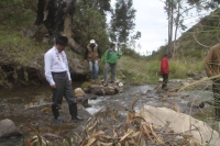 Cotopaxi markapak apuk mashi Jorge Guamán kay rio San Juan de Patoa llaktapi mashna caudal yaku tiyashkata rikunkapak rirkami.