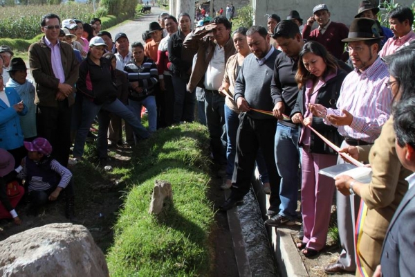 Prefecto inauguró revestimiento de acequias en Yachil-San Marcos