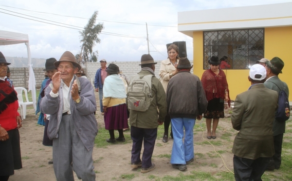 Viceprefecta acompañó a los adultos mayores en la inauguración de su casa hogar