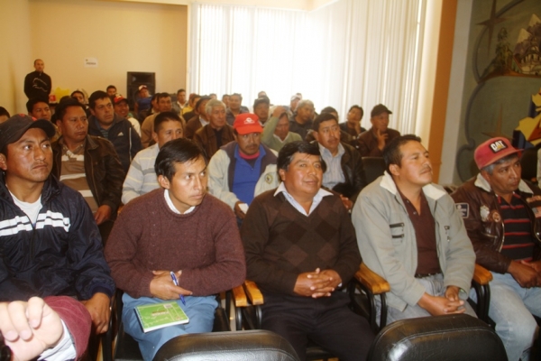 Operarios de maquinaria pesada del GAD-P se capacitan