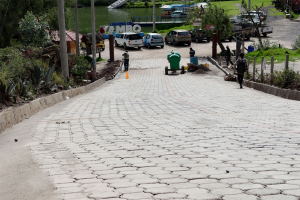 Prefectura y Municipio de Salcedo, habilitan vía de ingreso a la Laguna de Yambo