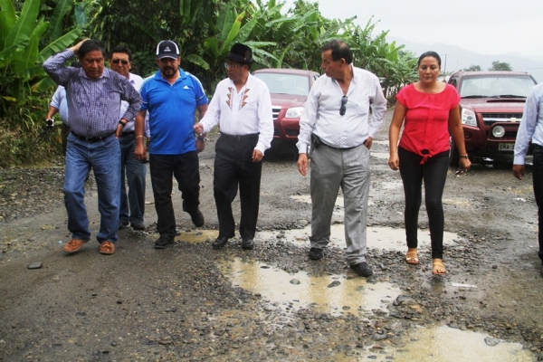 Gobierno Provincial de Cotopaxi asfaltará la vía en El Carmen